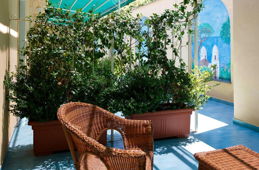 Johanna Park Hotel Sorrento Esterno foto