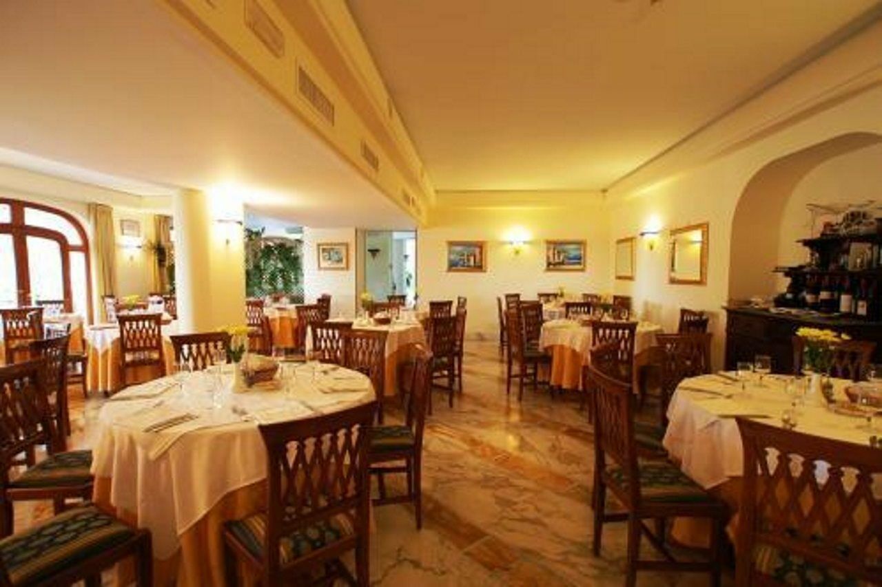 Johanna Park Hotel Sorrento Ristorante foto